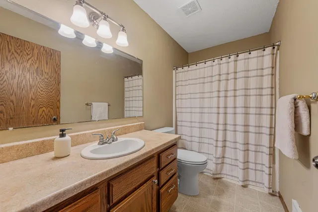 $315,000 | 2501 Marwood Drive, Mankato, MN 56001