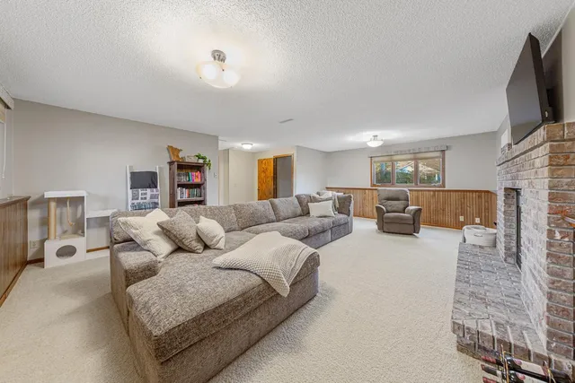 $315,000 | 2501 Marwood Drive, Mankato, MN 56001