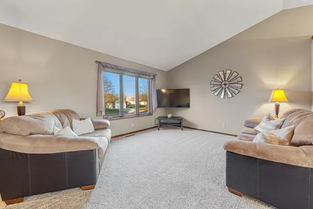 $315,000 | 2501 Marwood Drive, Mankato, MN 56001