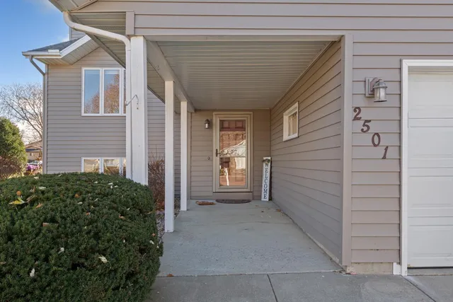 $315,000 | 2501 Marwood Drive, Mankato, MN 56001