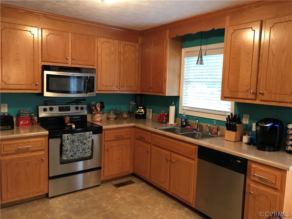 16460 Jolly Road Disputanta, VA 23842 - Photo 12 of 29 Gallery Image 12