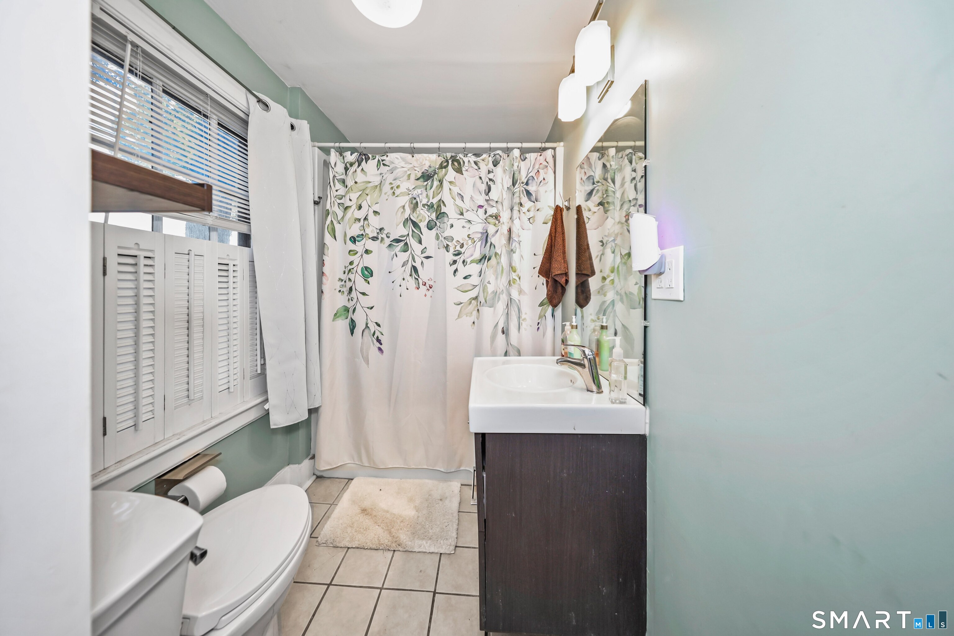142 Crystal Lake Road Middletown, CT 06457 - Photo 29 of 37 Gallery Image 29