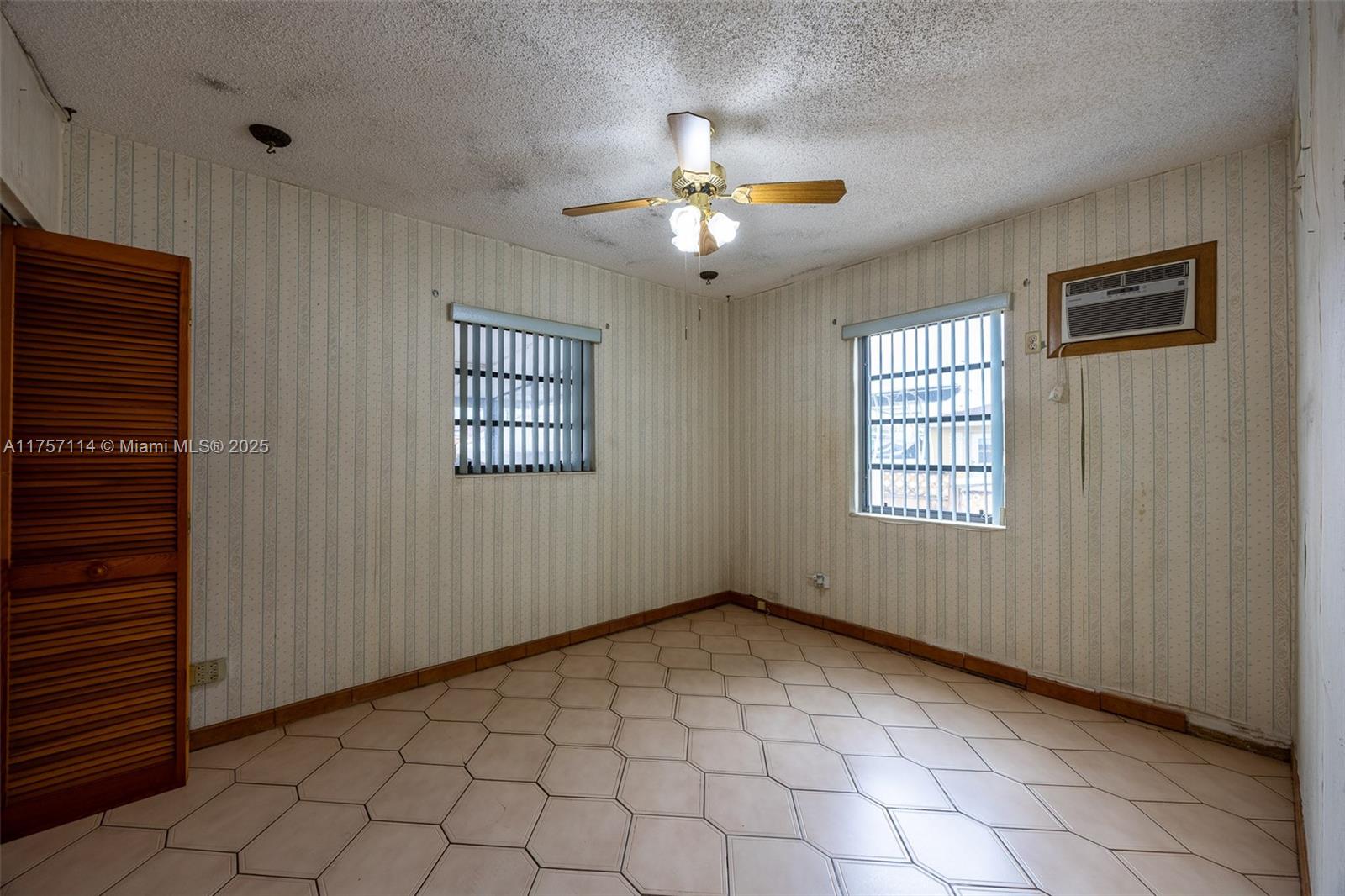 4485 East 8th Avenue Hialeah, FL 33013 - Photo 23 of 40