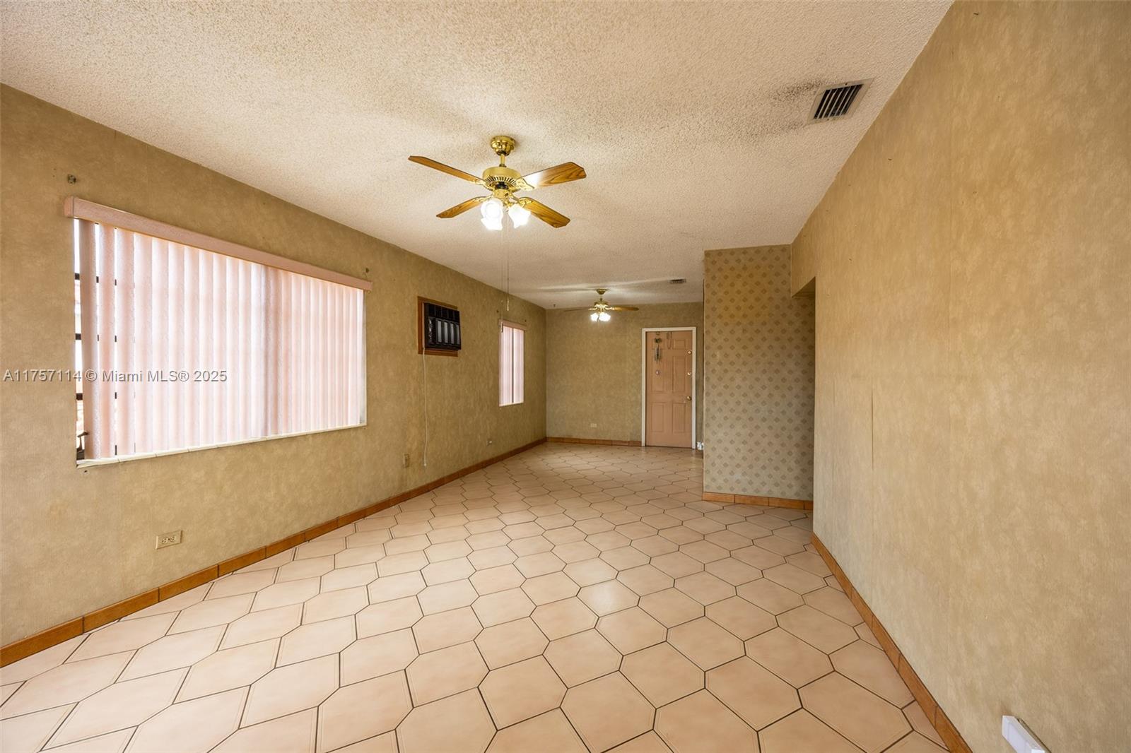 4485 East 8th Avenue Hialeah, FL 33013 - Photo 7 of 40