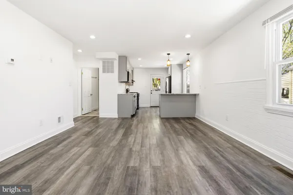 $329,000 | 907 Martin Road, Essex, MD 21221