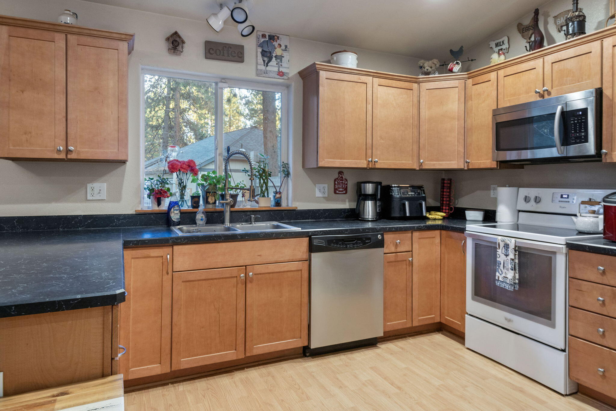 19154 Baker Road Bend, OR 97702 - Photo 7 of 32 7-web-or-mls-DSC_3713