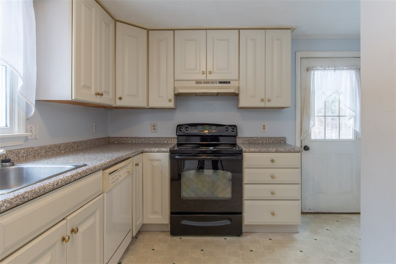 29 Carter Road Merrimack, NH 03054 - Photo 2 of 18