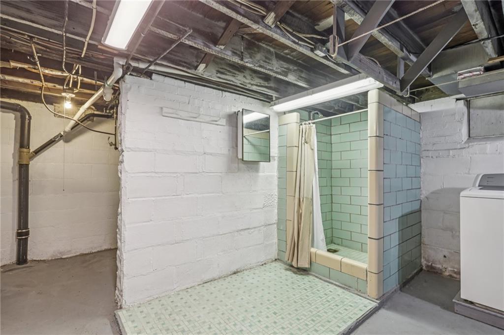 807 Kaye Avenue Monaca, PA 15061 - Photo 36 of 41 a view of shower