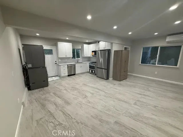 $2,000 | 25561 Novela Way, Valencia, CA 91355