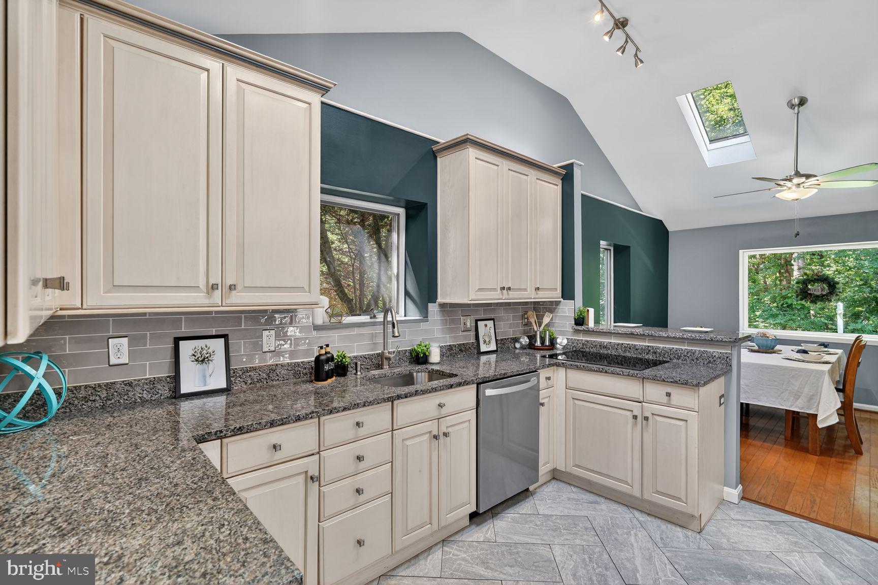 1530 Murphy Lane Silver Spring, MD 20905 - Photo 4 of 75