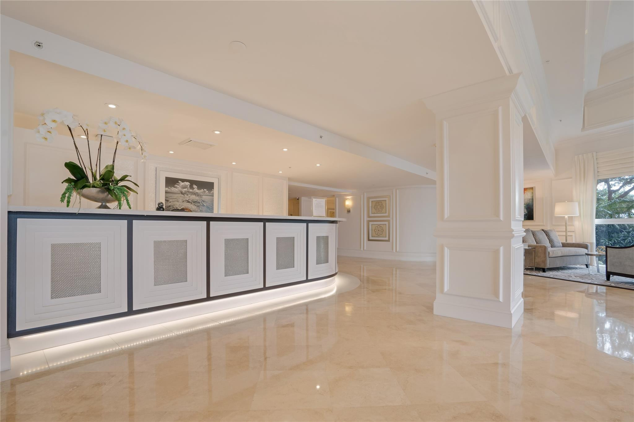 100 South Birch Road, Unit 2504 Fort Lauderdale, FL 33316 - Photo 29 of 42 a view of entryway
