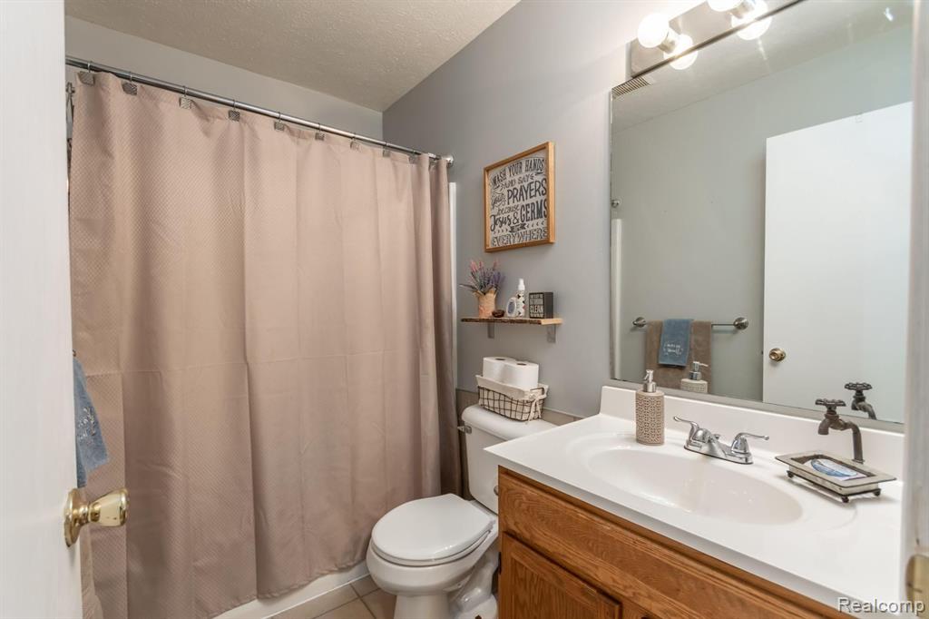 15885 Ridgebrook Path Romulus, MI 48174 - Photo 12 of 28