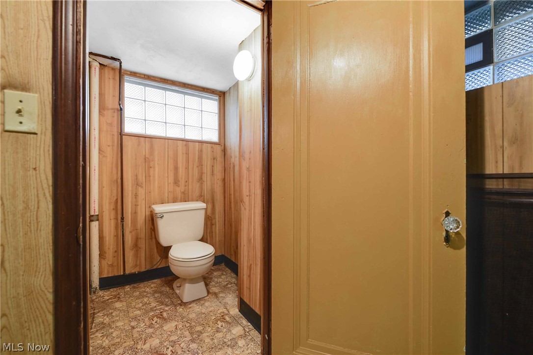 6251 Manchester Road Parma, OH 44129 - Photo 27 of 34