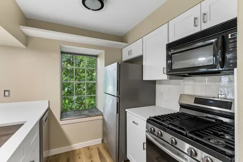 $1,775 | 7801 Shoal Creek Boulevard, Unit 224, Austin, TX 78757