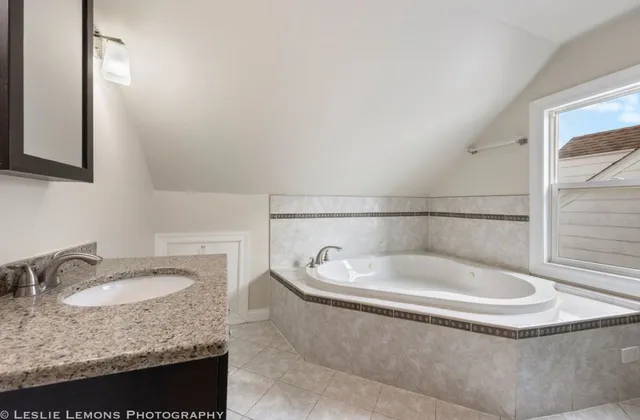 $2,700 | 626 Manchester Avenue, Westchester, IL 60154