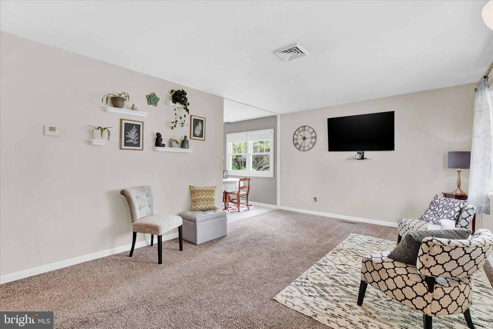 2435 Dunbar Road York, PA 17408 - Photo 4 of 27