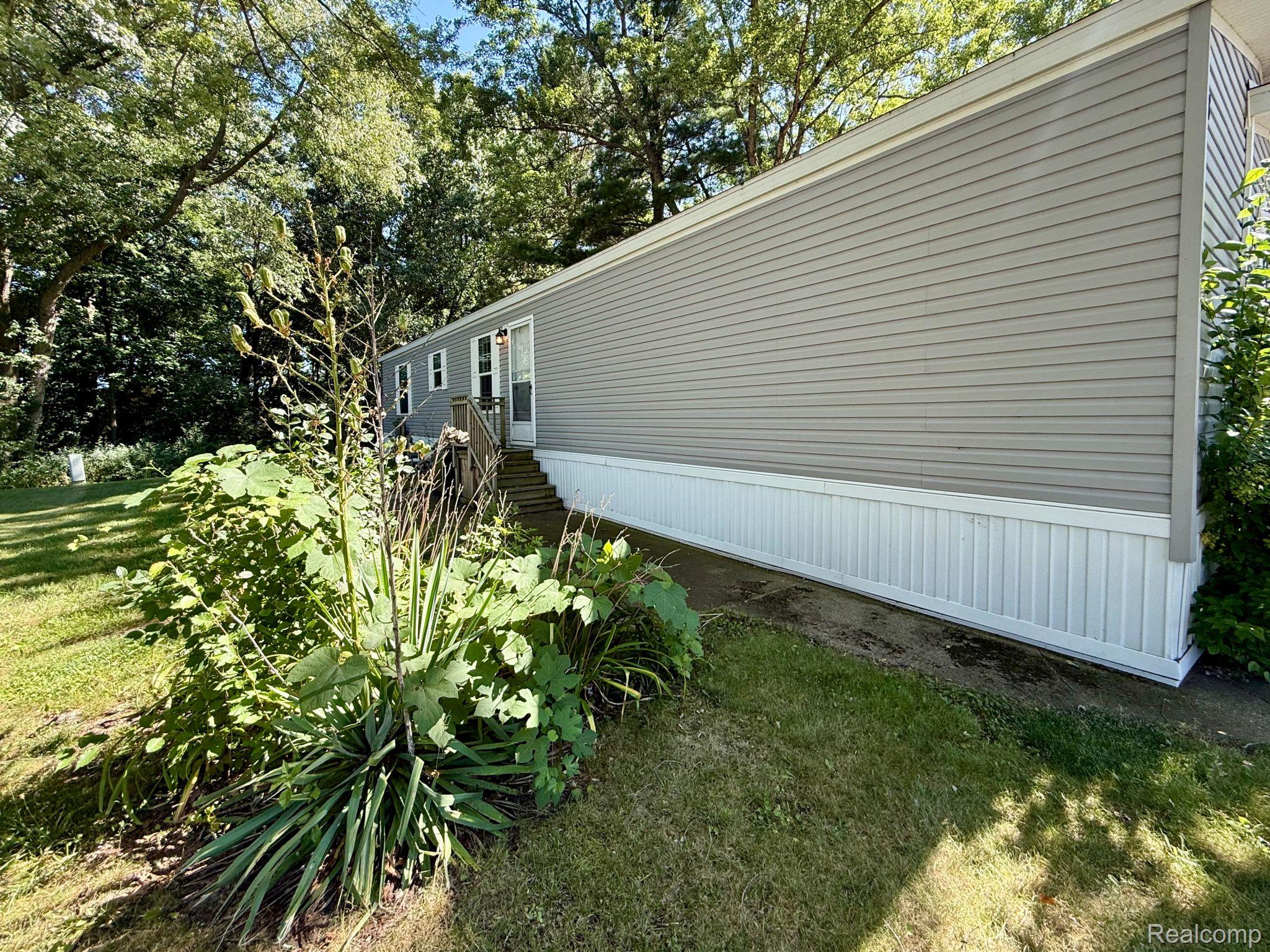 10450 6 Mile Road, Unit 18 Battle Creek, MI 49014 - Photo 18 of 22 IMG_1357.JPG