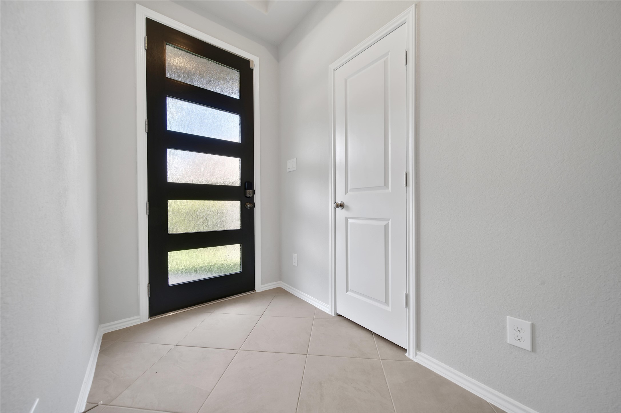 1326 Lakeside Crk Road Magnolia, TX 77354 - Photo 3 of 28 Gallery Image 3