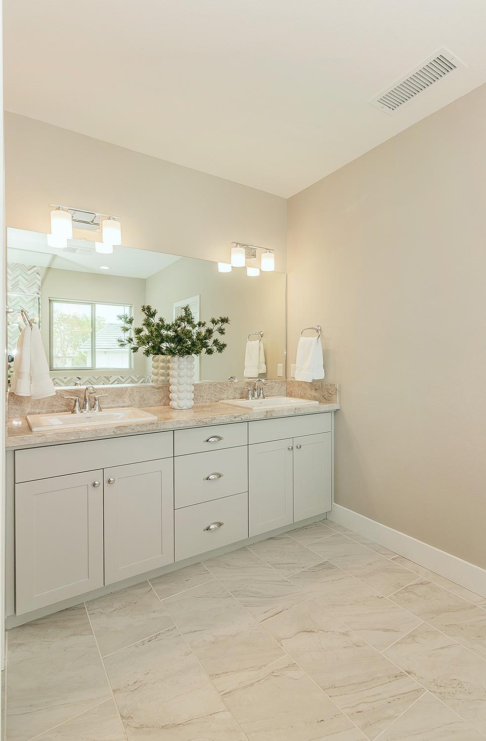 4338 Monarch Place Madera, CA 93636 - Photo 35 of 54