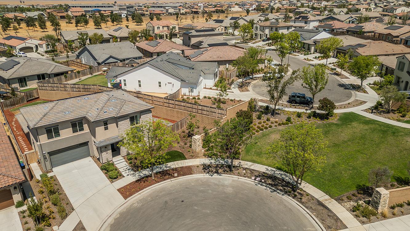 4338 Monarch Place Madera, CA 93636 - Photo 4 of 54