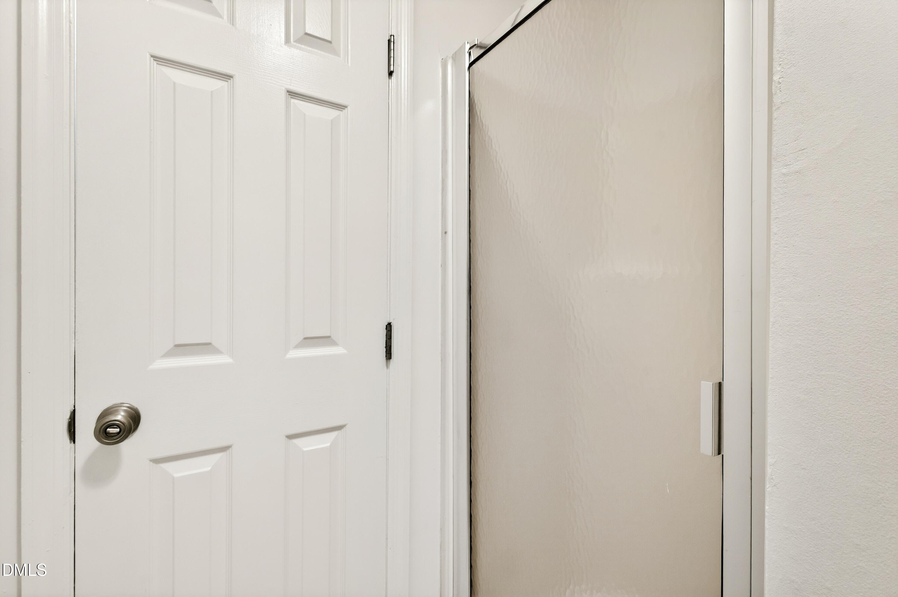 913 Washington Street Durham, NC 27701 - Photo 25 of 37 a bathroom with a shower