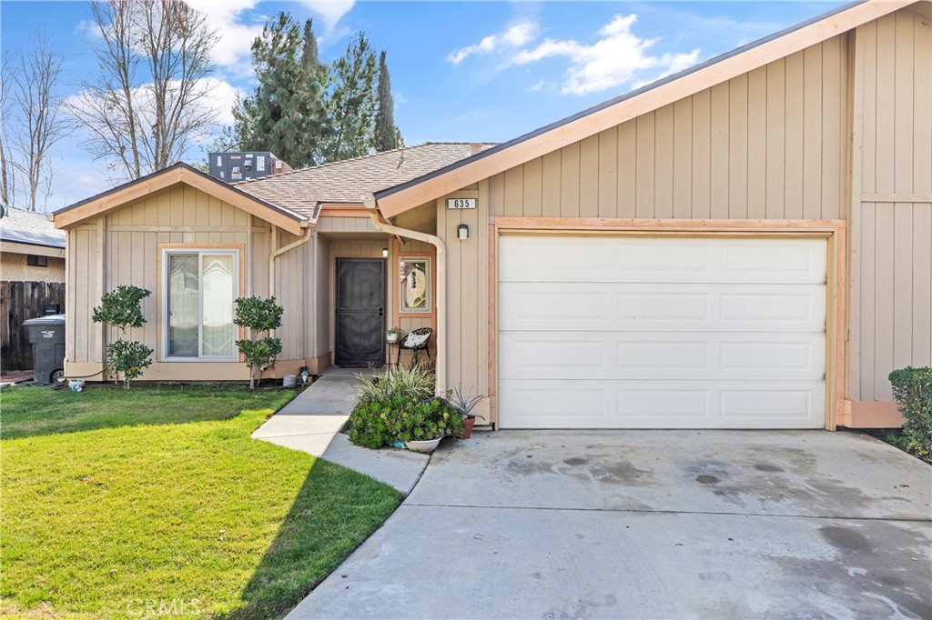 635 Vine Court, Lemoore, CA 93245 Compass