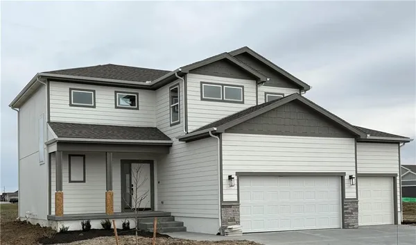 $469,950 | 4716 Southwest 6th Terrace, Blue Springs, MO 64014