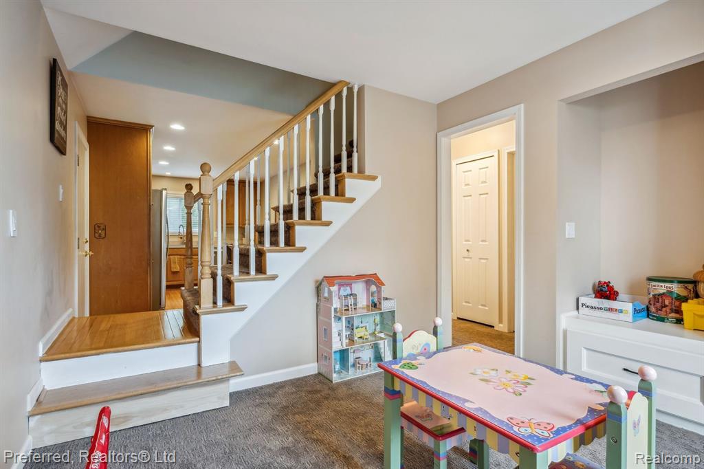 42050 Old Bridge Road Canton, MI 48188 - Photo 8 of 30