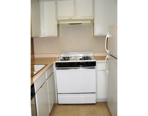 5805 Smoke Ranch Road, Unit C Las Vegas, NV 89108 - Photo 3 of 9 Kitchen.