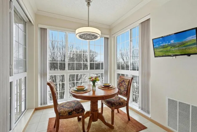 $290,000 | 600 Greenhaven Drive, Unit 313, Burnsville, MN 55306