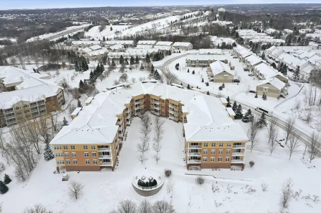 $290,000 | 600 Greenhaven Drive, Unit 313, Burnsville, MN 55306