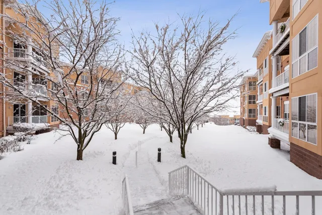 $290,000 | 600 Greenhaven Drive, Unit 313, Burnsville, MN 55306