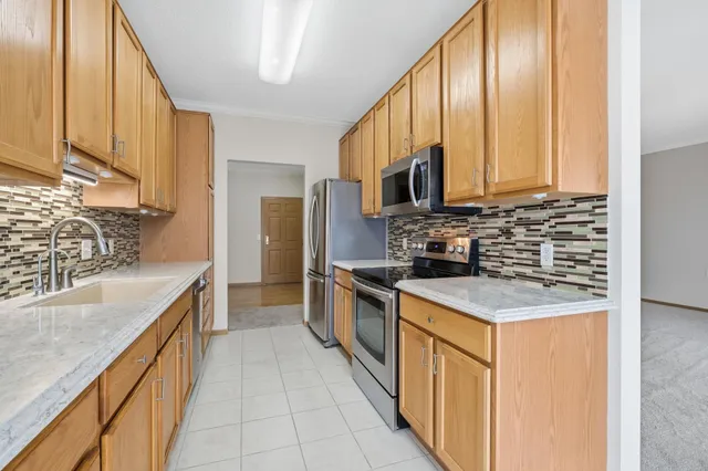 $290,000 | 600 Greenhaven Drive, Unit 313, Burnsville, MN 55306