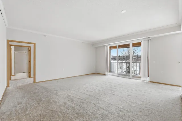 $290,000 | 600 Greenhaven Drive, Unit 313, Burnsville, MN 55306