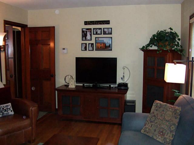 557 Crestview Road Columbus, OH 43202 - Photo 4 of 14 Gallery Image 4
