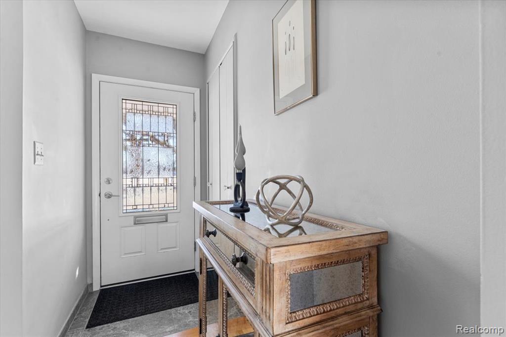 580 South Cranbrook Road Bloomfield Hills, MI 48301 - Photo 5 of 39 Gallery Image 5