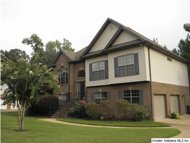 108 Chinaberry Lane Alabaster, AL 35114 - Photo 2 of 32