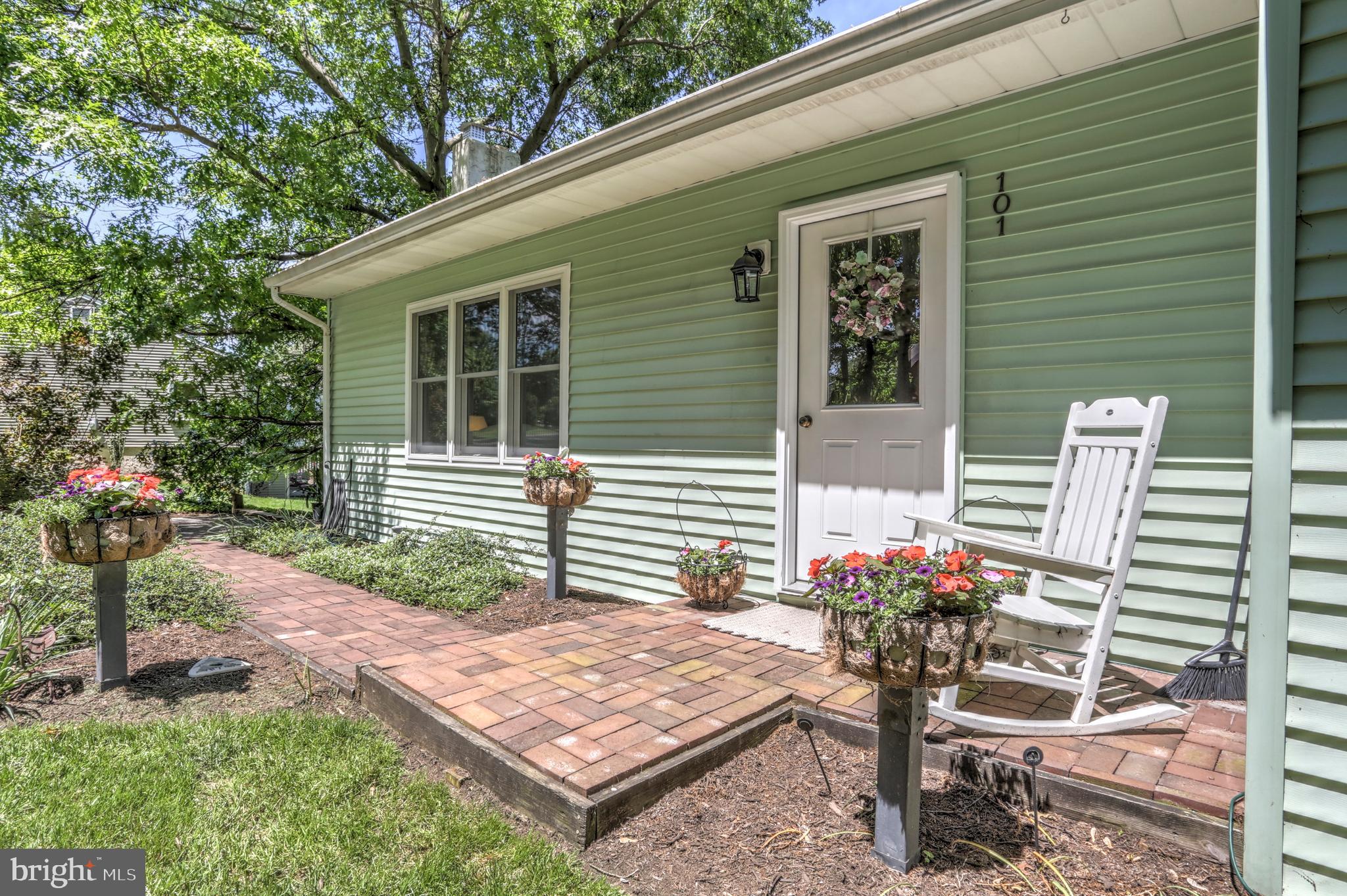 101 Skyview Lane Lititz, PA 17543 - Photo 3 of 42 Front Exterior