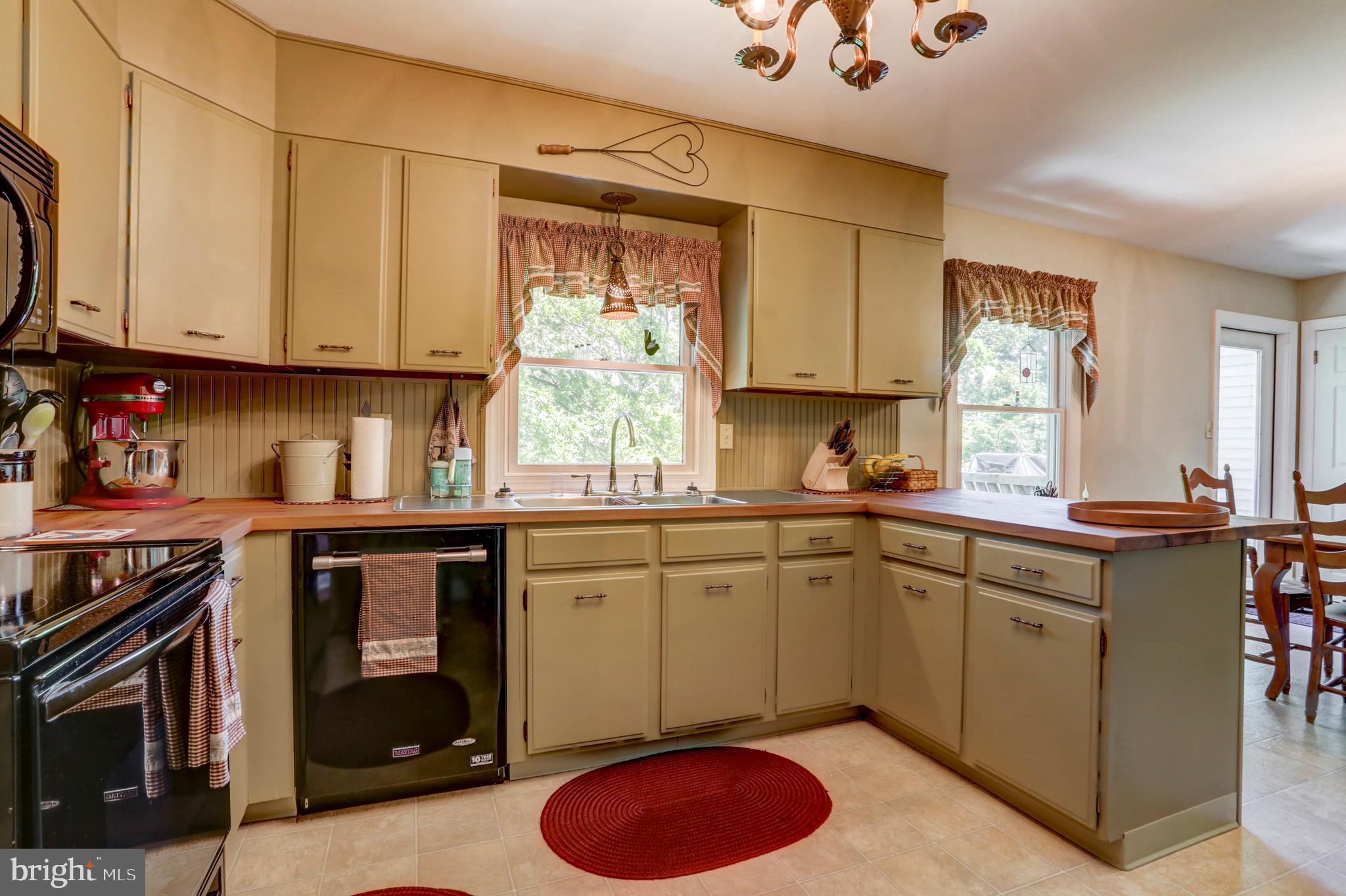 101 Skyview Lane Lititz, PA 17543 - Photo 10 of 42 Kitchen