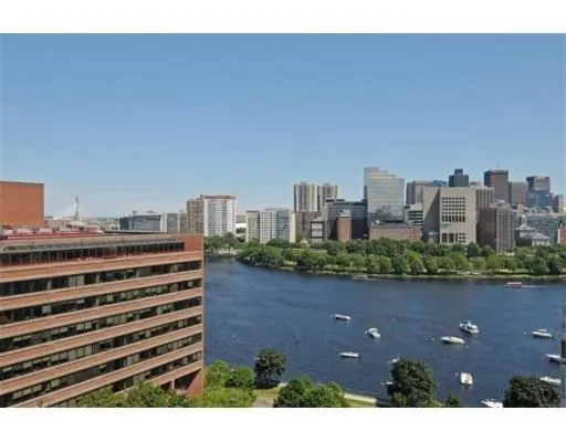 $3,500 | 10 Rogers Street, Unit 203, Cambridge, MA 02142