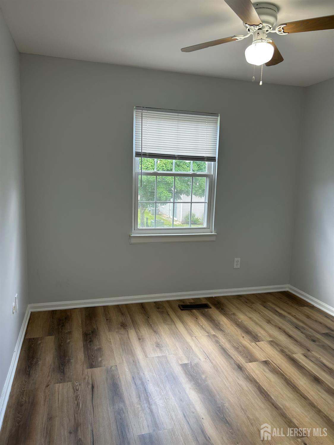 28 Renaissance Lane New Brunswick, NJ 08901 - Photo 7 of 12