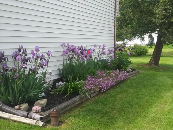 $224,900 | 2 Tallwood Drive, Parma, NY 14468