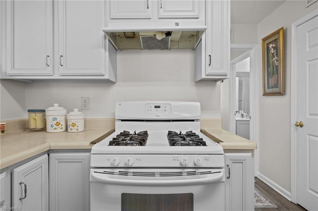825 Hopewell Street High Point, NC 27263 - Photo 13 of 27