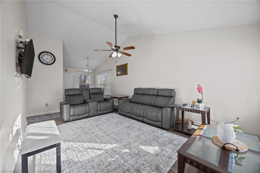 825 Hopewell Street High Point, NC 27263 - Photo 4 of 27