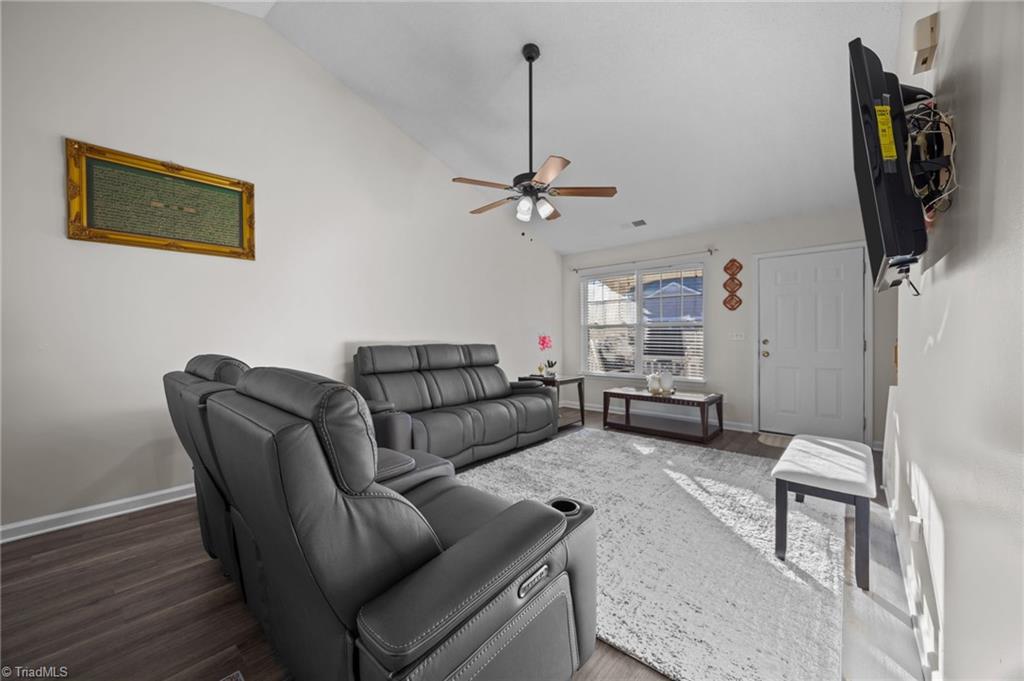 825 Hopewell Street High Point, NC 27263 - Photo 5 of 27
