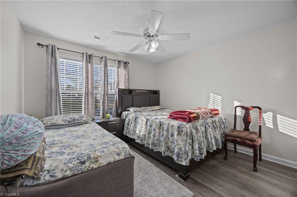 825 Hopewell Street High Point, NC 27263 - Photo 8 of 27