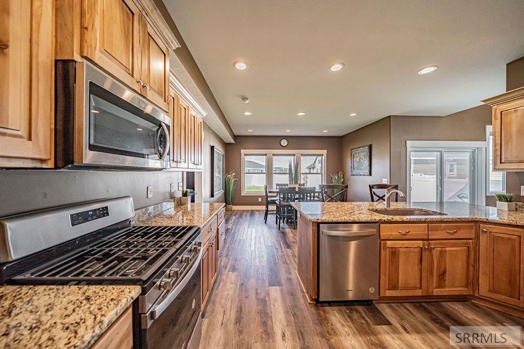 811 Harborside Loop Blackfoot, ID 83221 - Photo 12 of 40 Gas Stove Top