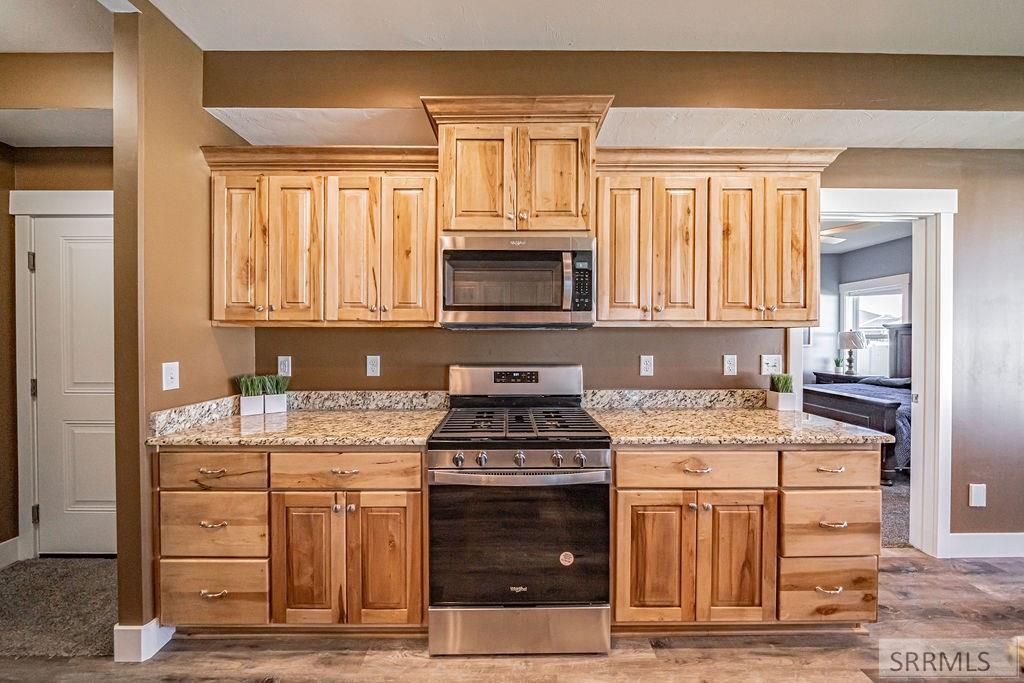 811 Harborside Loop Blackfoot, ID 83221 - Photo 13 of 40 Custom Cabinets