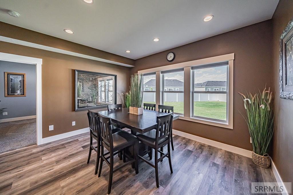 811 Harborside Loop Blackfoot, ID 83221 - Photo 17 of 40 Spacious Dining