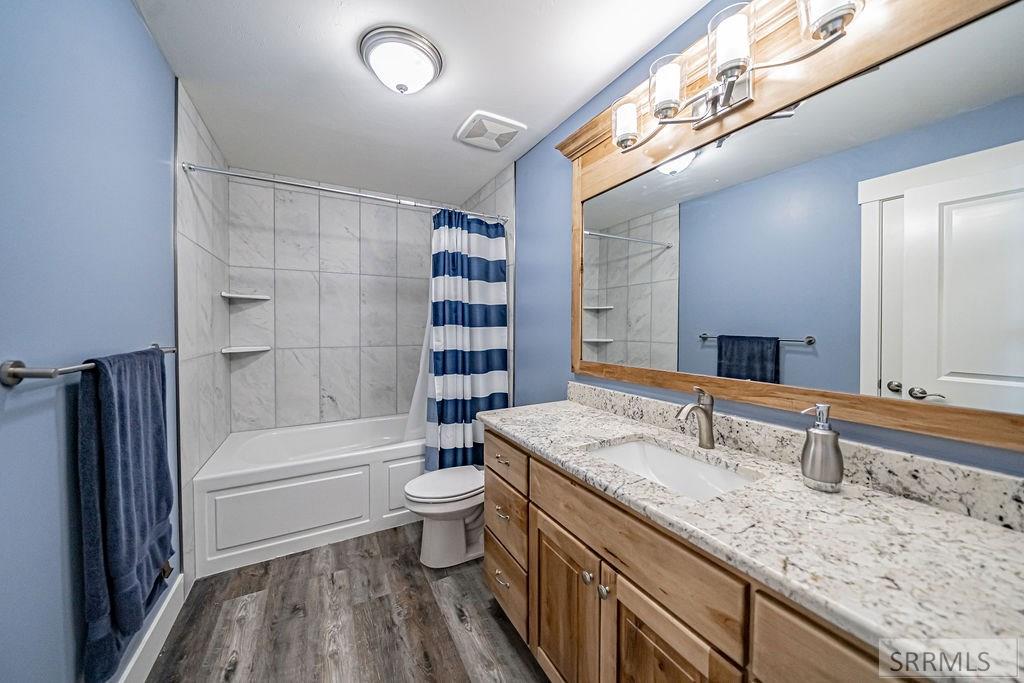 811 Harborside Loop Blackfoot, ID 83221 - Photo 32 of 40 Full Bathroom Up